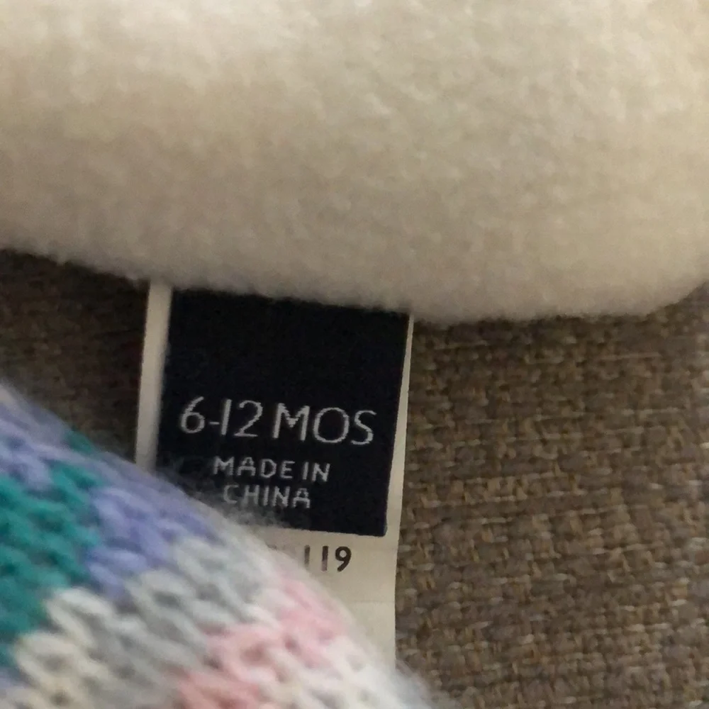 Tommy Hilfiger baby mittens. Soft colors , thick for warmth